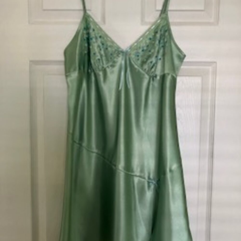 Morgan Taylor Intimates Sleeveless Chemise Sage Green M